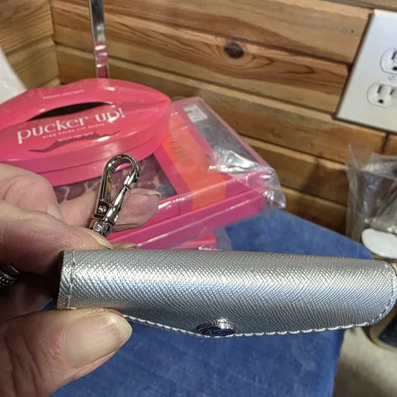 Michael Kors Light Gray Tote Bag - Picture 11 of 13